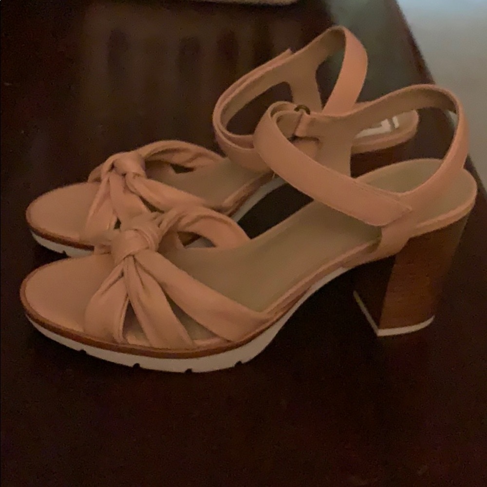 Johnston & Murphy sandals size 9 NWT